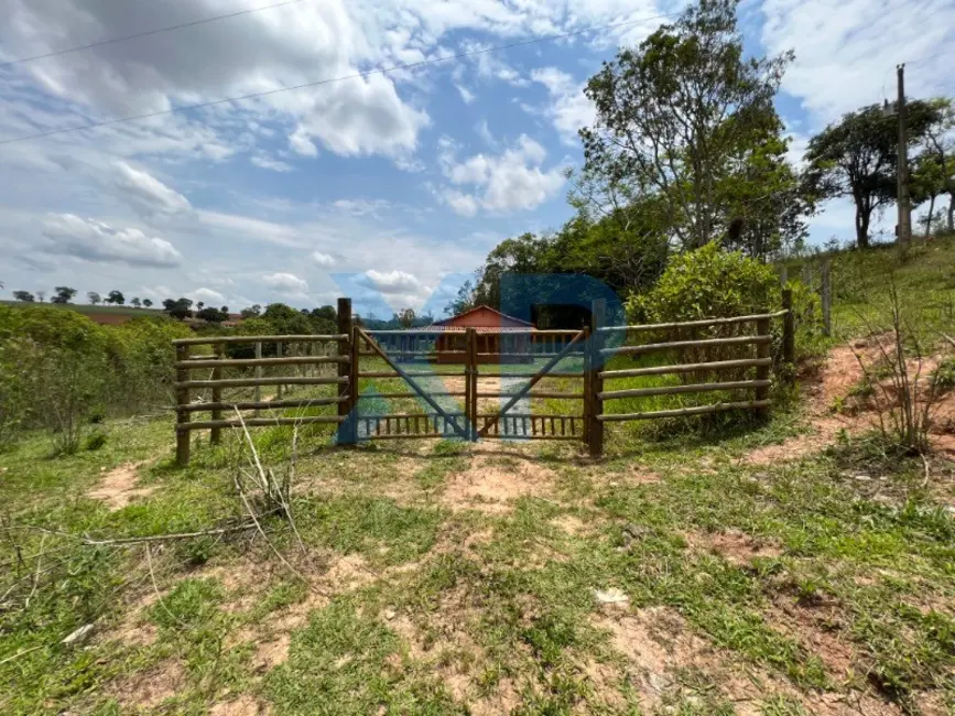 Fazenda / Haras com 2 quartos à venda, 130m2 em Divinopolis - MG - imagem 8 Foto 8 de Fazenda / Haras com 2 quartos à venda, 130m2 em Divinopolis - MG