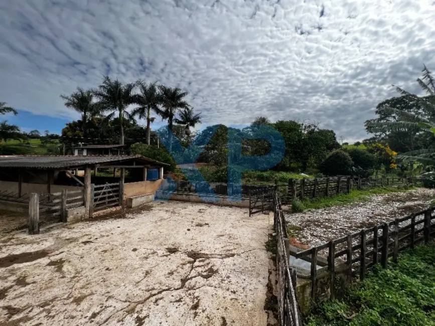 Foto 1 de Fazenda / Haras com 3 quartos à venda, 80m2 em Itaguara - MG
