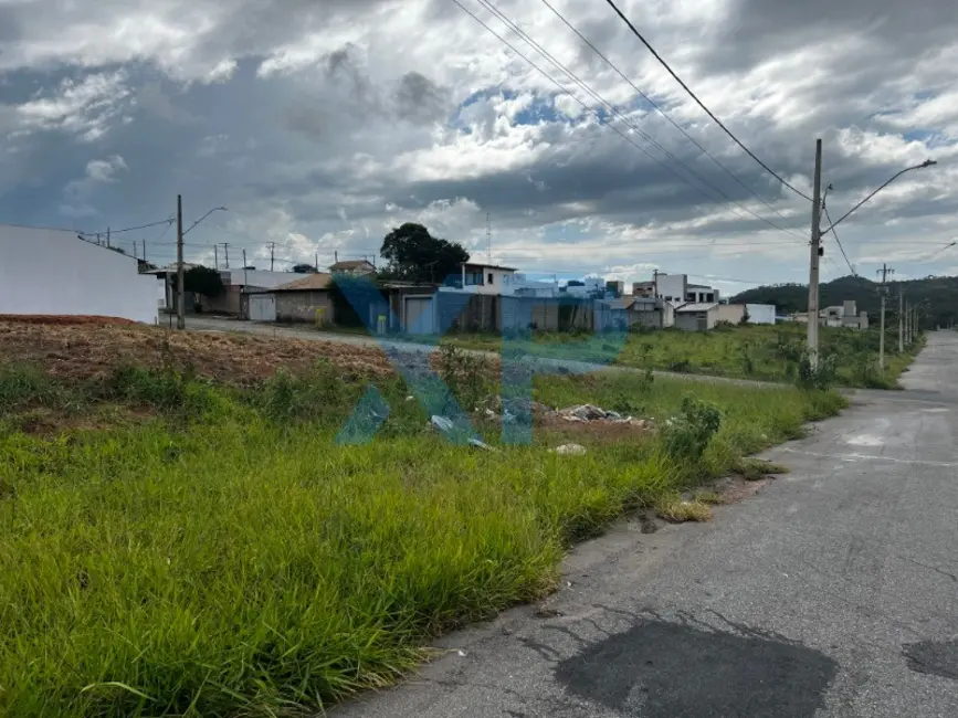 Foto 1 de Terreno / Lote à venda, 294m2 em Divinopolis - MG