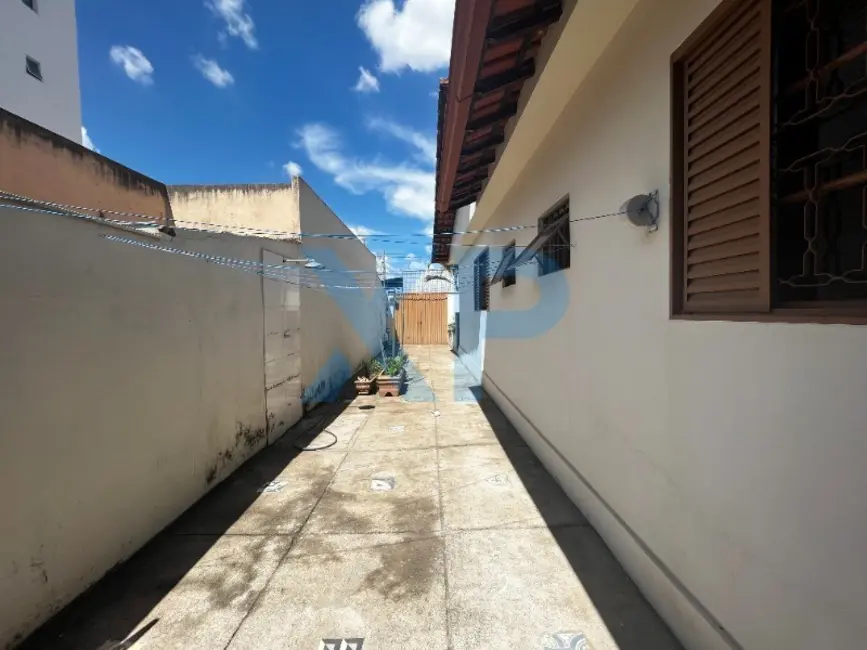 Casa com 3 quartos à venda, 240m2 em Nações, Divinopolis - MG - imagem 9 Foto 9 de Casa com 3 quartos à venda, 240m2 em Nações, Divinopolis - MG