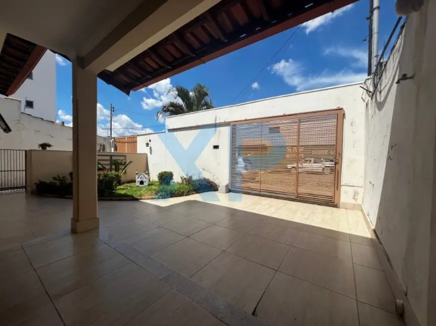 Casa com 3 quartos à venda, 240m2 em Nações, Divinopolis - MG - imagem 4 Foto 4 de Casa com 3 quartos à venda, 240m2 em Nações, Divinopolis - MG