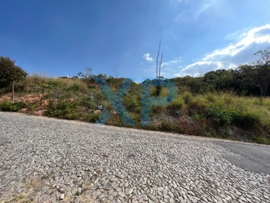 Foto 2 de Terreno / Lote à venda, 300m2 em Divinopolis - MG