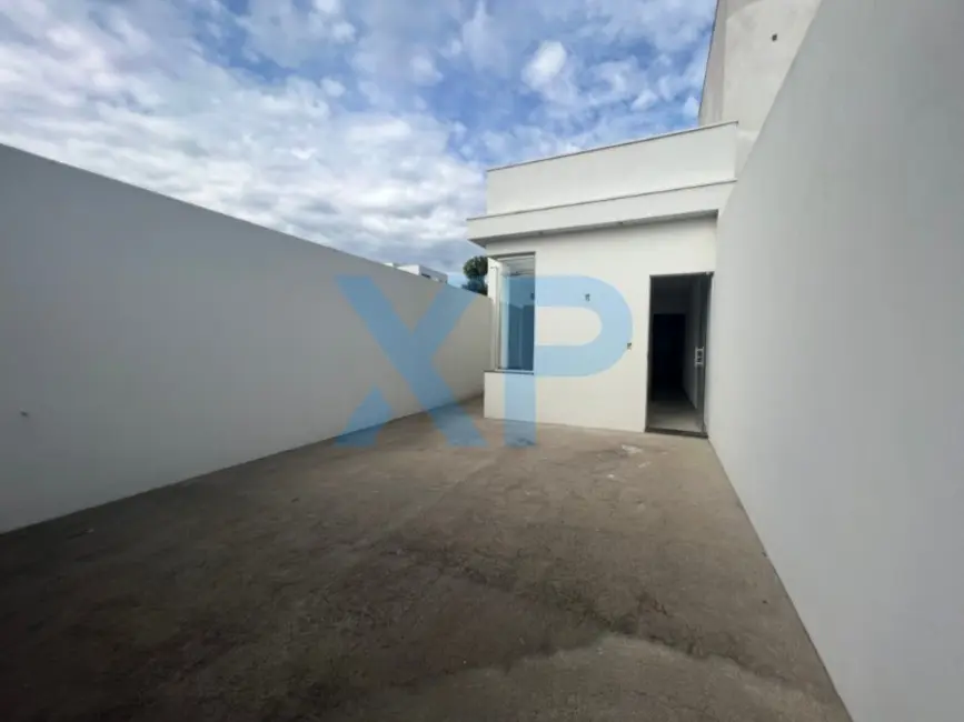 Foto 2 de Casa com 3 quartos à venda, 80m2 em São Roque, Divinopolis - MG