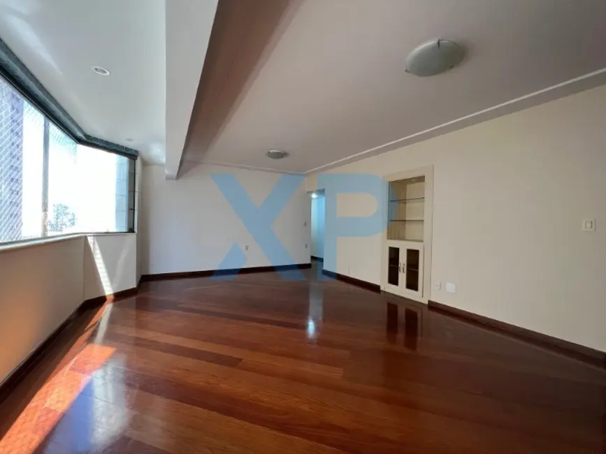 Apartamento com 3 quartos à venda, 140m2 em Centro, Divinopolis - MG - imagem 2 Foto 2 de Apartamento com 3 quartos à venda, 140m2 em Centro, Divinopolis - MG