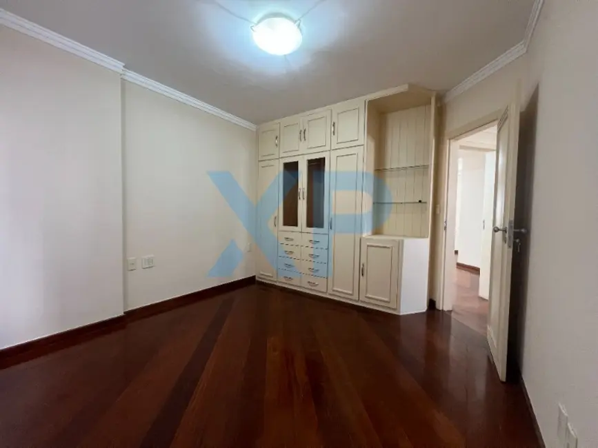 Apartamento com 3 quartos à venda, 140m2 em Centro, Divinopolis - MG - imagem 9 Foto 9 de Apartamento com 3 quartos à venda, 140m2 em Centro, Divinopolis - MG