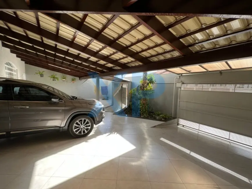 Casa com 4 quartos à venda, 230m2 em Belvedere, Divinopolis - MG - imagem 3 Foto 3 de Casa com 4 quartos à venda, 230m2 em Belvedere, Divinopolis - MG