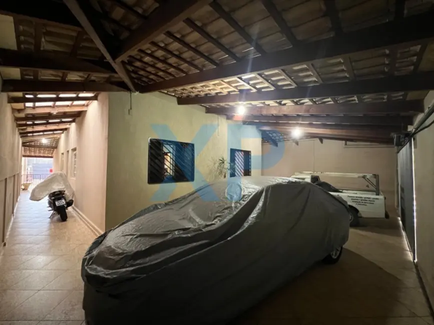 Foto 1 de Casa com 3 quartos à venda, 200m2 em Santa Rosa, Divinopolis - MG