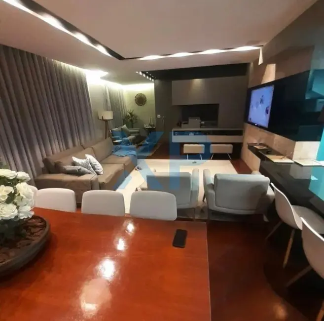 Apartamento com 3 quartos à venda, 189m2 em Centro, Divinopolis - MG - imagem 4 Foto 4 de Apartamento com 3 quartos à venda, 189m2 em Centro, Divinopolis - MG