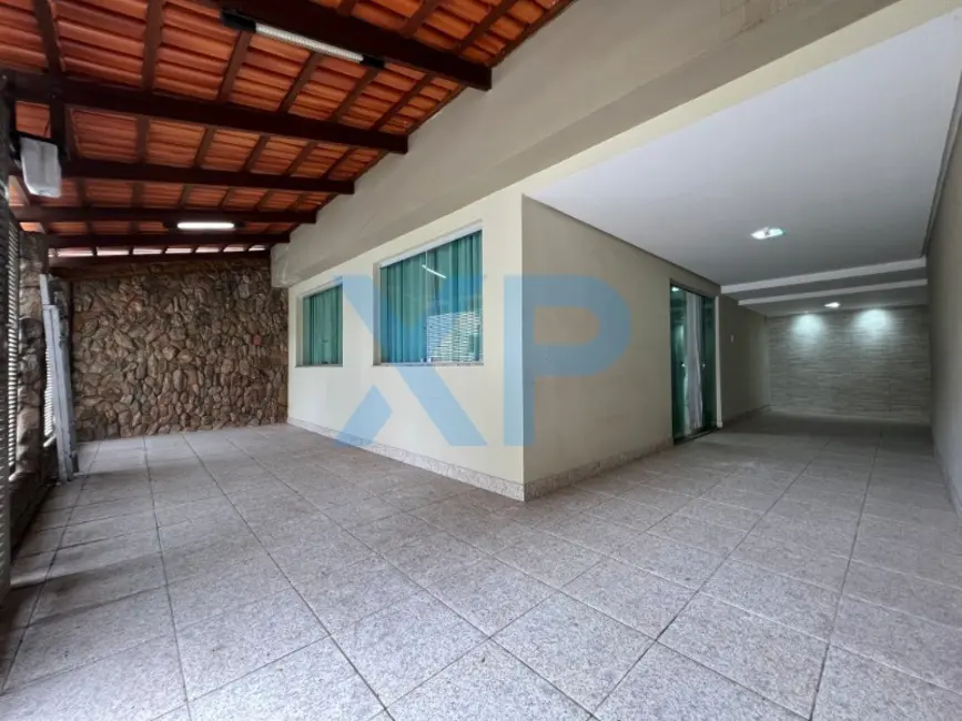 Foto 1 de Casa com 3 quartos à venda, 170m2 em Santo Antônio, Divinopolis - MG