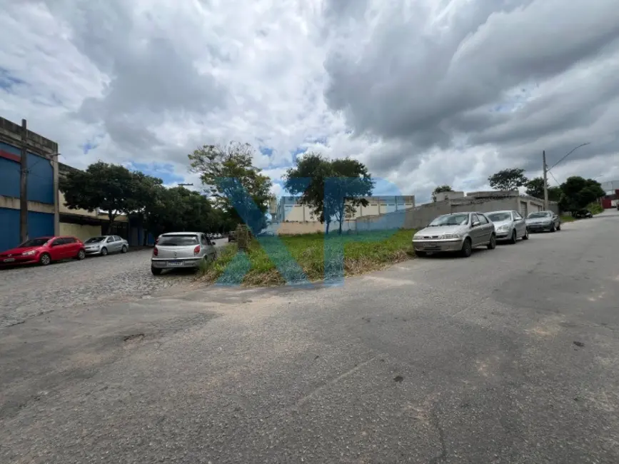 Foto 2 de Terreno / Lote à venda, 700m2 em Divinopolis - MG