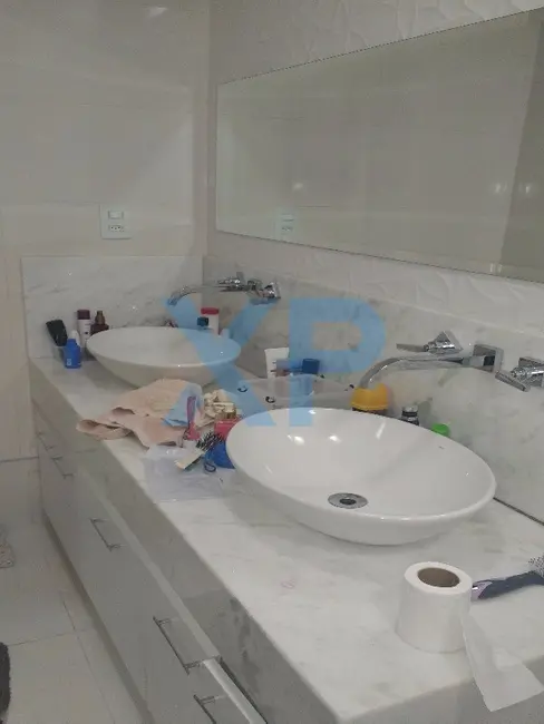 Casa com 4 quartos à venda, 300m2 em São Judas Tadeu, Divinopolis - MG - imagem 9 Foto 9 de Casa com 4 quartos à venda, 300m2 em São Judas Tadeu, Divinopolis - MG