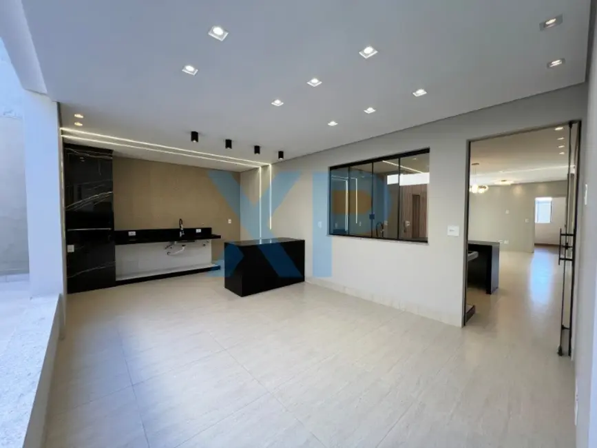 Foto 1 de Casa com 4 quartos à venda e para alugar, 240m2 em Belvedere, Divinopolis - MG