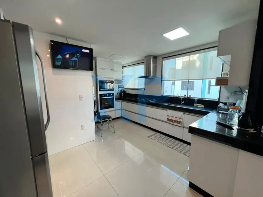 Apartamento com 4 quartos à venda, 260m2 em Santo Antônio, Divinopolis - MG - imagem 9 Foto 9 de Apartamento com 4 quartos à venda, 260m2 em Santo Antônio, Divinopolis - MG