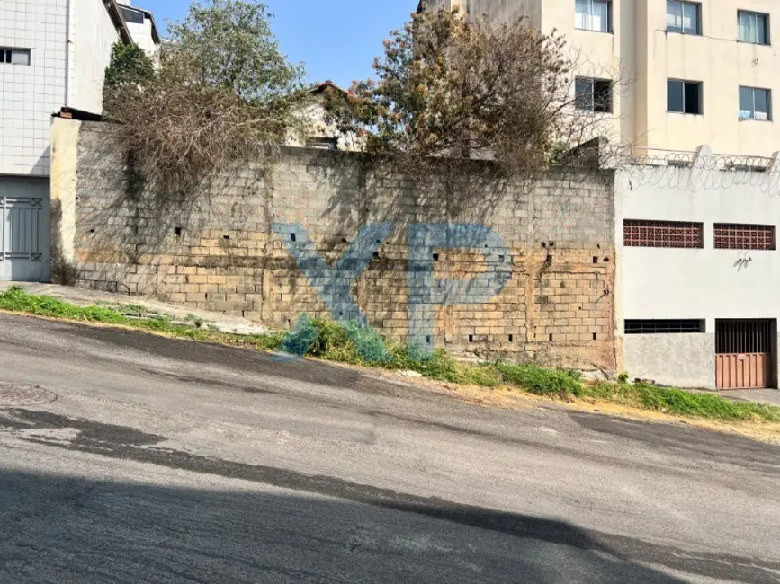 Sala Comercial com 3 quartos à venda, 120m2 em Centro, Divinopolis - MG - imagem 5 Foto 5 de Sala Comercial com 3 quartos à venda, 120m2 em Centro, Divinopolis - MG