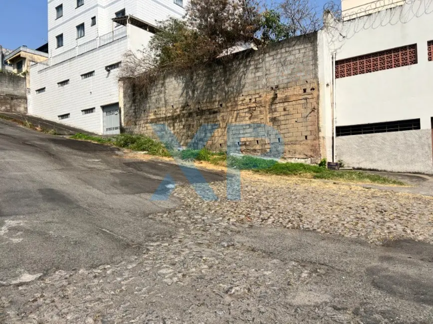 Sala Comercial com 3 quartos à venda, 120m2 em Centro, Divinopolis - MG - imagem 6 Foto 6 de Sala Comercial com 3 quartos à venda, 120m2 em Centro, Divinopolis - MG