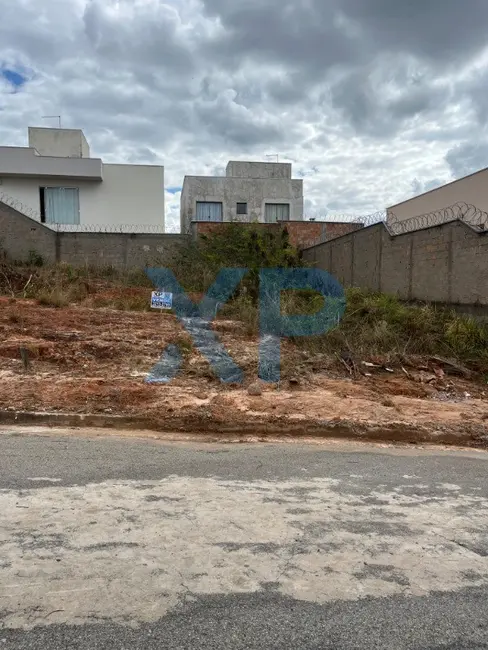 Foto 2 de Terreno / Lote à venda, 195m2 em Residencial Doutor Walchir Resende Costa, Divinopolis - MG