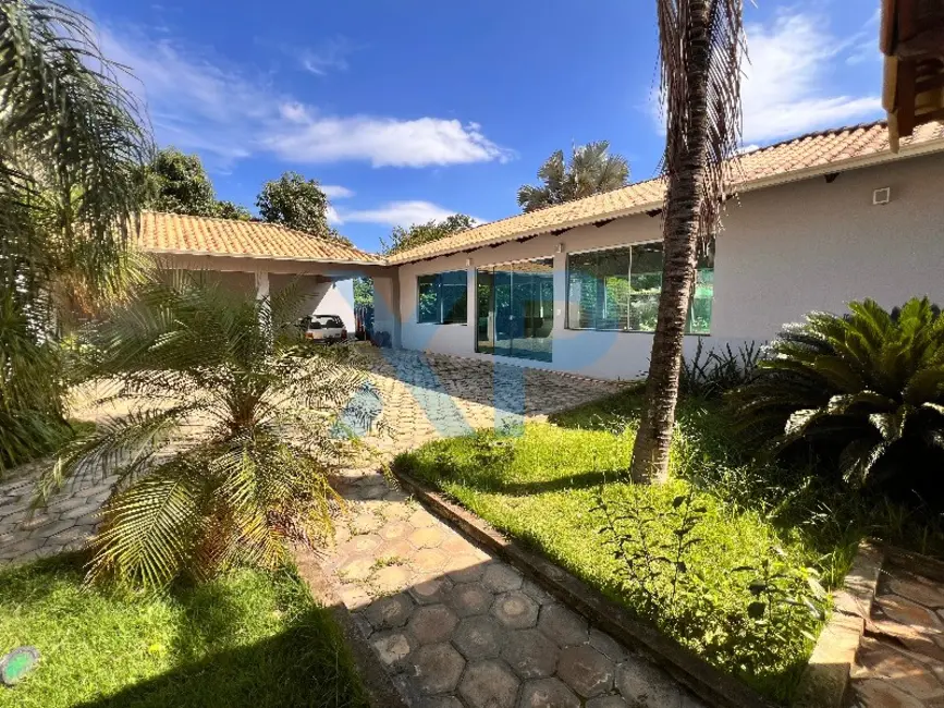 Chácara com 4 quartos à venda, 230m2 em Divinopolis - MG - imagem 3 Foto 3 de Chácara com 4 quartos à venda, 230m2 em Divinopolis - MG