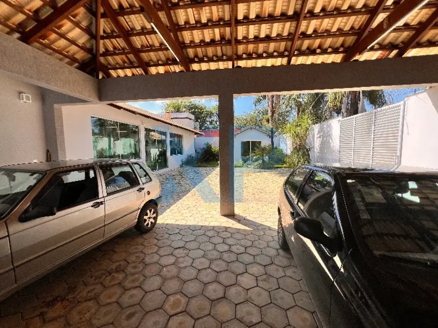 Chácara com 4 quartos à venda, 230m2 em Divinopolis - MG - imagem 6 Foto 6 de Chácara com 4 quartos à venda, 230m2 em Divinopolis - MG