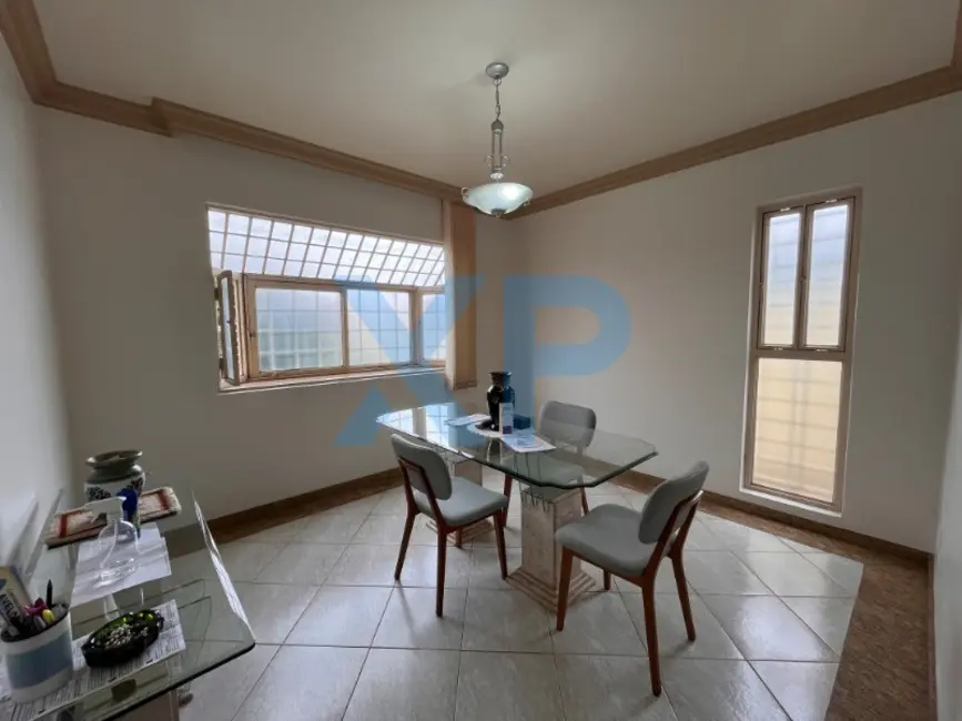 Casa com 4 quartos à venda, 270m2 em Centro, Divinopolis - MG - imagem 8 Foto 8 de Casa com 4 quartos à venda, 270m2 em Centro, Divinopolis - MG