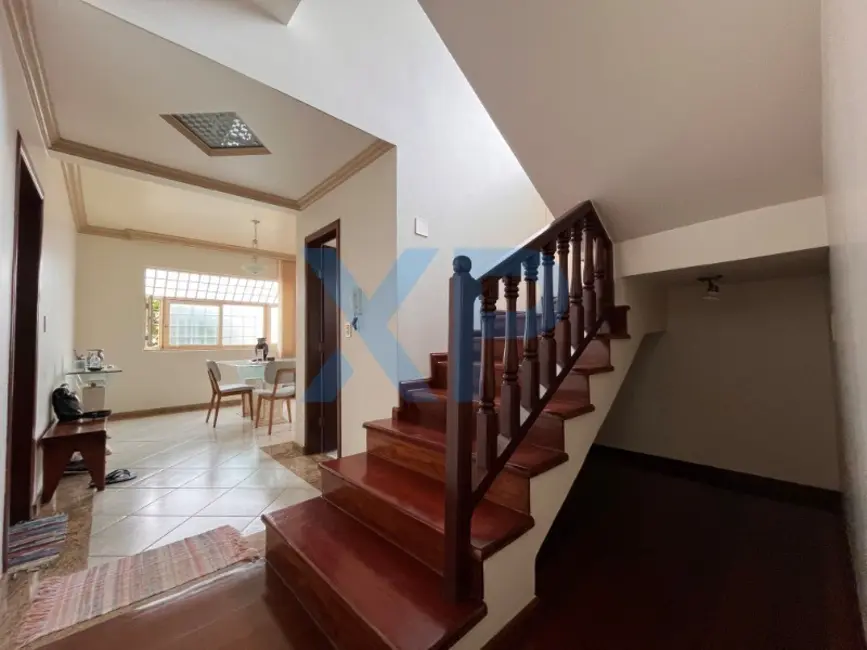 Casa com 4 quartos à venda, 270m2 em Centro, Divinopolis - MG - imagem 6 Foto 6 de Casa com 4 quartos à venda, 270m2 em Centro, Divinopolis - MG