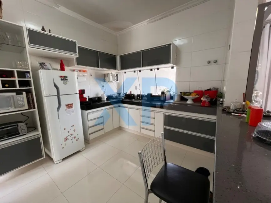 Foto 5 de Casa com 3 quartos à venda, 180m2 em São Roque, Divinopolis - MG