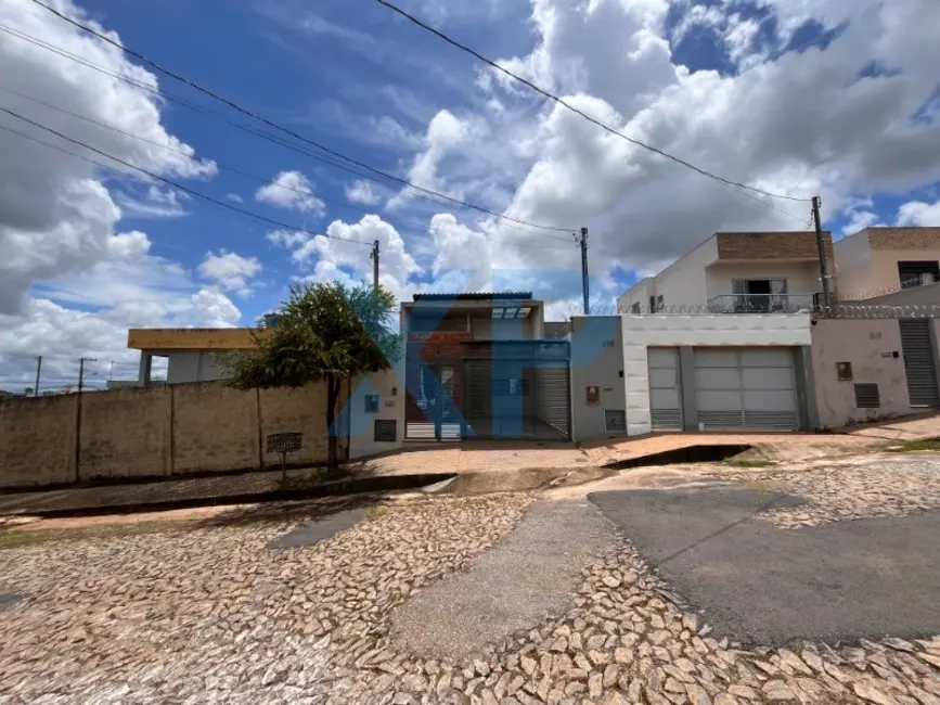 Foto 2 de Casa com 3 quartos à venda, 180m2 em São Roque, Divinopolis - MG