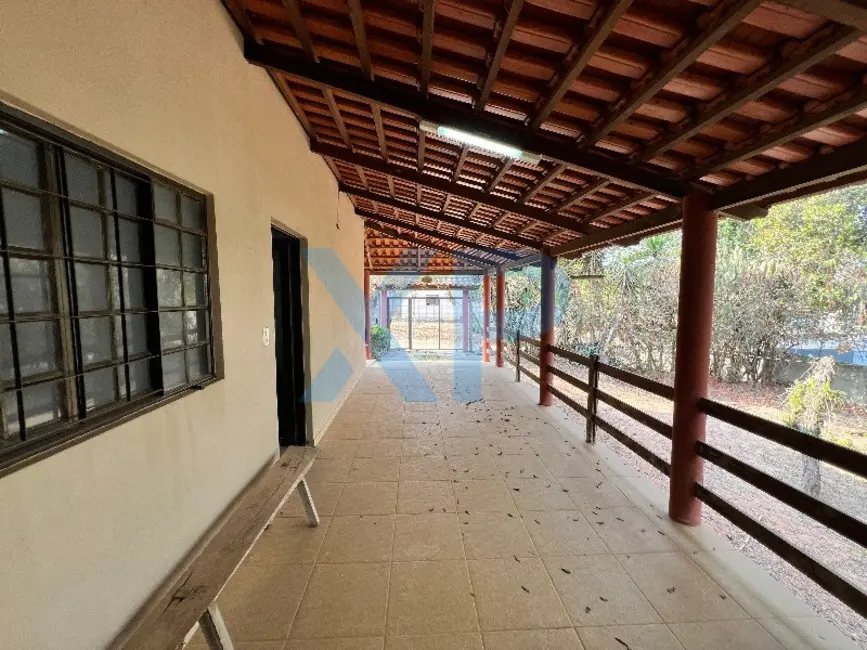 Chácara com 4 quartos à venda, 150m2 em Divinopolis - MG - imagem 3 Foto 3 de Chácara com 4 quartos à venda, 150m2 em Divinopolis - MG