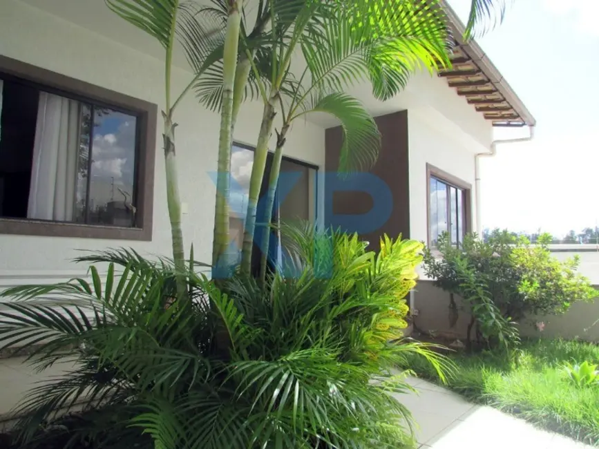 Casa com 3 quartos à venda, 100m2 em Santo Antônio, Divinopolis - MG - imagem 1 Foto 1 de Casa com 3 quartos à venda, 100m2 em Santo Antônio, Divinopolis - MG