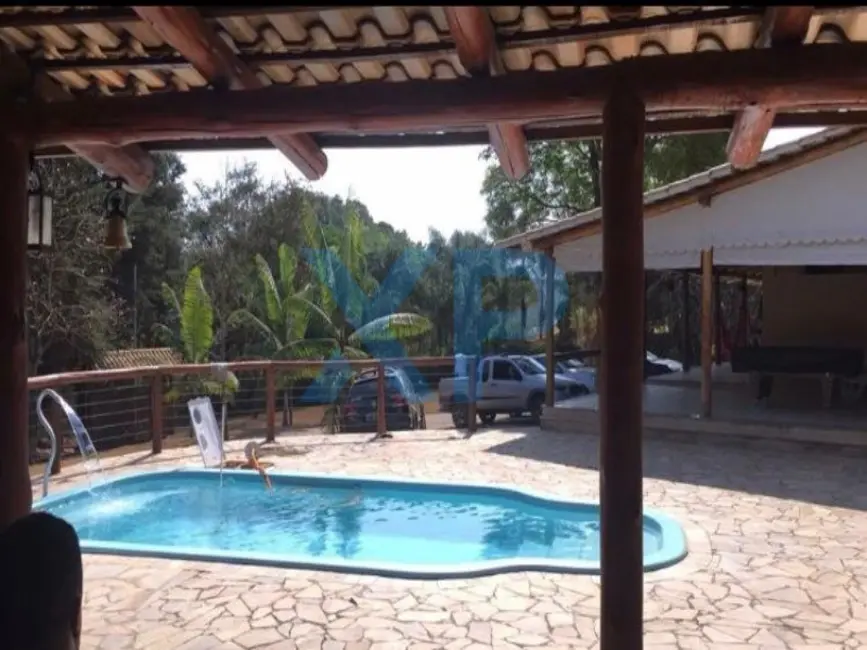 Chácara com 4 quartos à venda, 400m2 em Divinopolis - MG - imagem 3 Foto 3 de Chácara com 4 quartos à venda, 400m2 em Divinopolis - MG