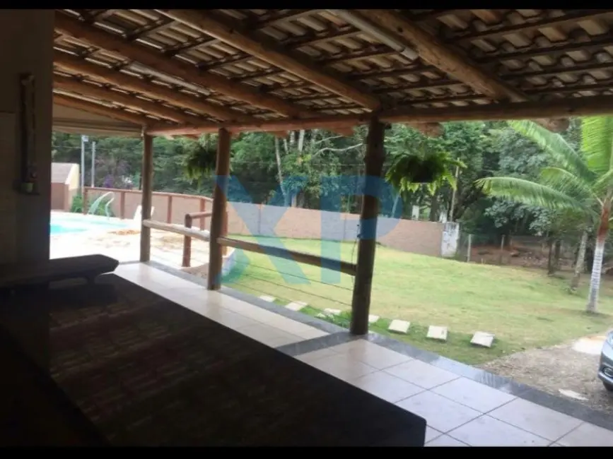 Chácara com 4 quartos à venda, 400m2 em Divinopolis - MG - imagem 5 Foto 5 de Chácara com 4 quartos à venda, 400m2 em Divinopolis - MG