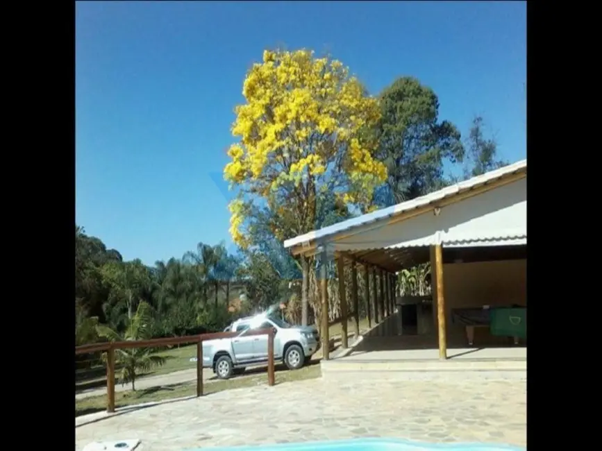 Chácara com 4 quartos à venda, 400m2 em Divinopolis - MG - imagem 7 Foto 7 de Chácara com 4 quartos à venda, 400m2 em Divinopolis - MG