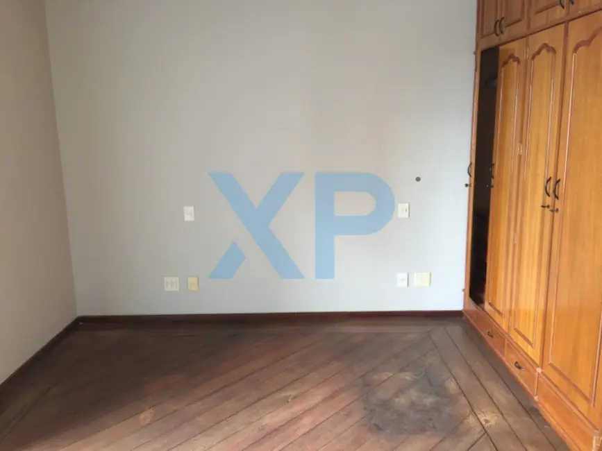 Apartamento com 3 quartos à venda, 150m2 em Centro, Divinopolis - MG - imagem 9 Foto 9 de Apartamento com 3 quartos à venda, 150m2 em Centro, Divinopolis - MG