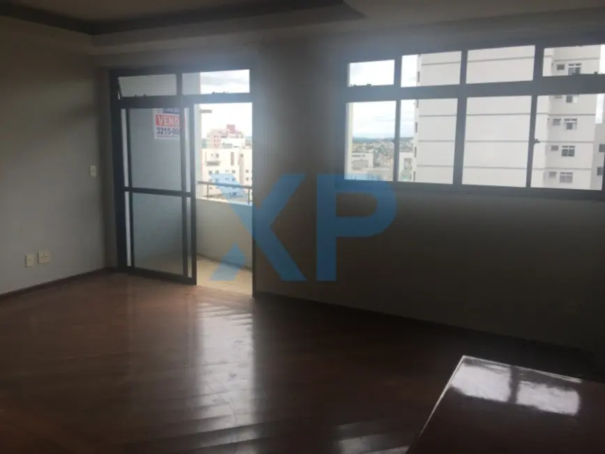 Apartamento com 3 quartos à venda, 150m2 em Centro, Divinopolis - MG - imagem 4 Foto 4 de Apartamento com 3 quartos à venda, 150m2 em Centro, Divinopolis - MG