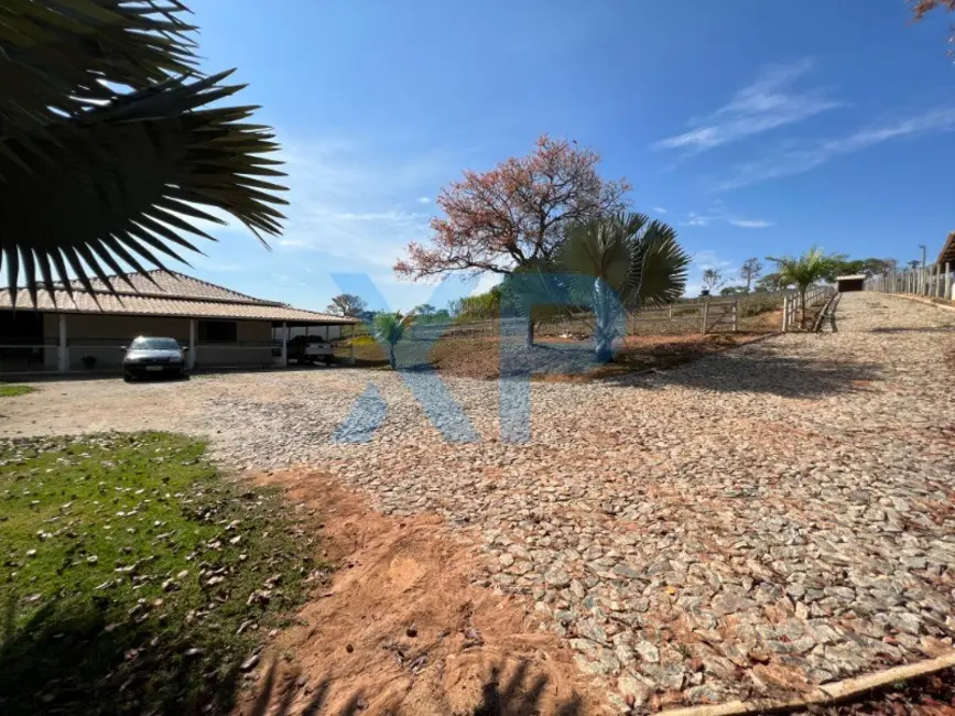 Sítio / Rancho com 3 quartos à venda, 9000m2 em Divinopolis - MG - imagem 3 Foto 3 de Sítio / Rancho com 3 quartos à venda, 9000m2 em Divinopolis - MG