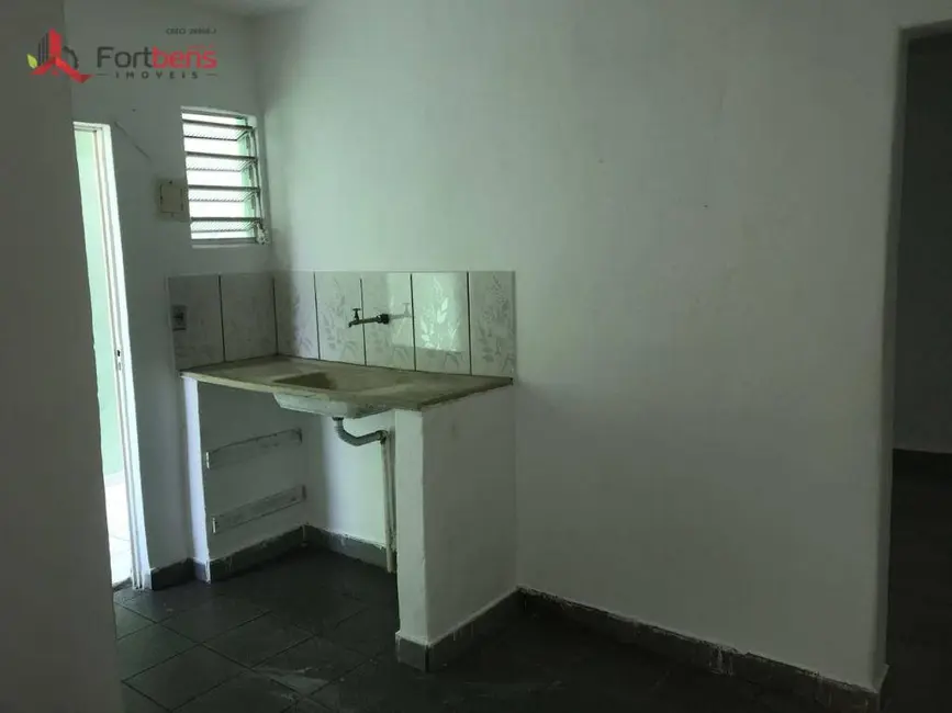 Casa com 1 quarto para alugar, 180m2 em Laranjeiras, Caieiras - SP - imagem 4 Foto 4 de Casa com 1 quarto para alugar, 180m2 em Laranjeiras, Caieiras - SP
