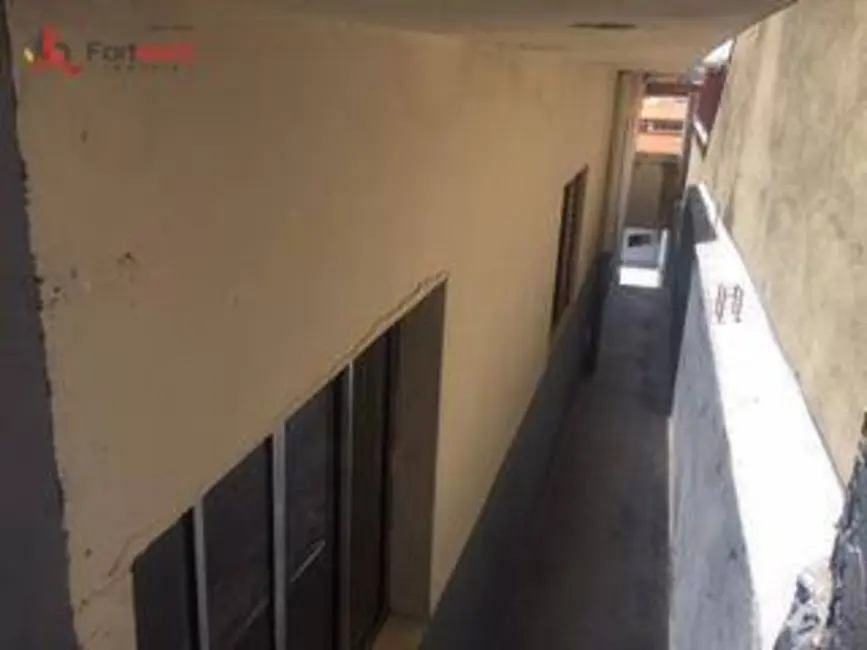 Casa com 2 quartos para alugar, 200m2 em Serpa, Caieiras - SP - imagem 4 Foto 4 de Casa com 2 quartos para alugar, 200m2 em Serpa, Caieiras - SP