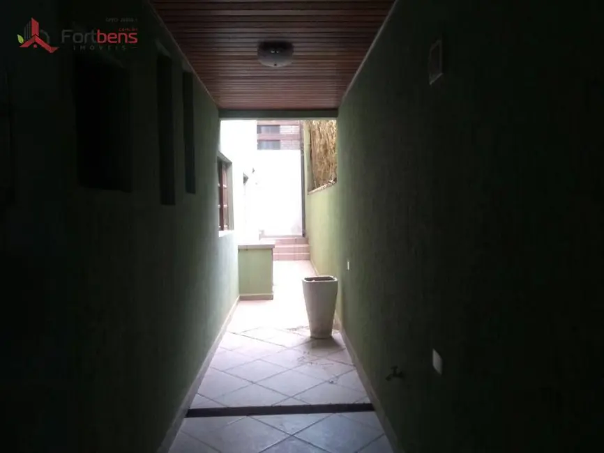 Sobrado com 3 quartos para alugar, 150m2 em Serpa, Caieiras - SP - imagem 6 Foto 6 de Sobrado com 3 quartos para alugar, 150m2 em Serpa, Caieiras - SP