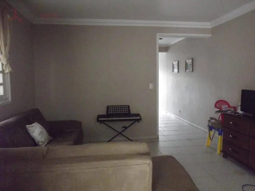 Sobrado com 3 quartos à venda, 186m2 em Serpa, Caieiras - SP - imagem 6 Foto 6 de Sobrado com 3 quartos à venda, 186m2 em Serpa, Caieiras - SP