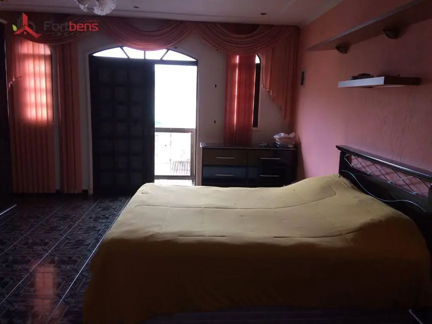 Sobrado com 3 quartos à venda, 125m2 em Serpa, Caieiras - SP - imagem 4 Foto 4 de Sobrado com 3 quartos à venda, 125m2 em Serpa, Caieiras - SP