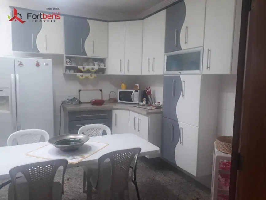 Foto 8 de Casa com 4 quartos à venda, 236m2 em Região Central, Caieiras - SP