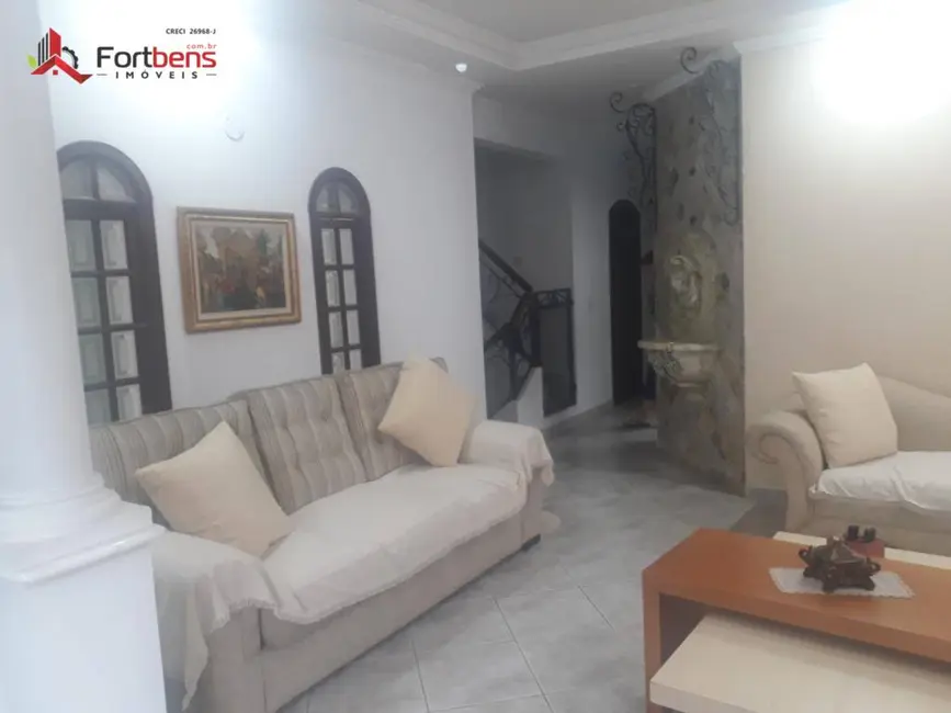 Foto 5 de Casa com 4 quartos à venda, 236m2 em Região Central, Caieiras - SP