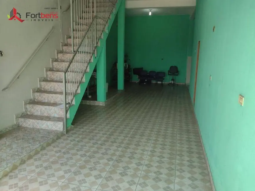 Sobrado com 3 quartos à venda, 385m2 em Parque Cento e Vinte, Francisco Morato - SP - imagem 8 Foto 8 de Sobrado com 3 quartos à venda, 385m2 em Parque Cento e Vinte, Francisco Morato - SP