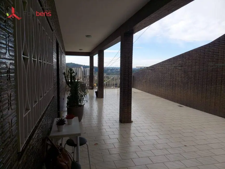 Foto 2 de Casa com 4 quartos à venda, 300m2 em Serpa, Caieiras - SP