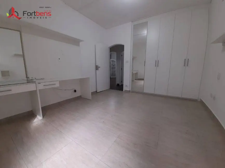 Casa com 4 quartos à venda, 286m2 em Região Central, Caieiras - SP - imagem 9 Foto 9 de Casa com 4 quartos à venda, 286m2 em Região Central, Caieiras - SP