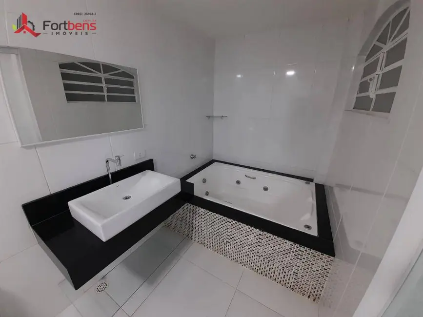 Casa com 4 quartos à venda, 286m2 em Região Central, Caieiras - SP - imagem 8 Foto 8 de Casa com 4 quartos à venda, 286m2 em Região Central, Caieiras - SP