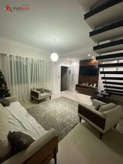 Foto 2 de Sobrado com 3 quartos à venda, 137m2 em Laranjeiras, Caieiras - SP