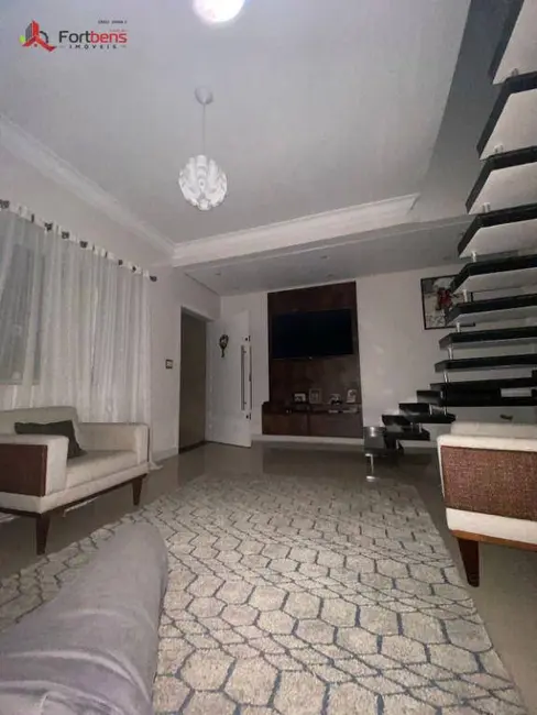 Foto 3 de Sobrado com 3 quartos à venda, 137m2 em Laranjeiras, Caieiras - SP