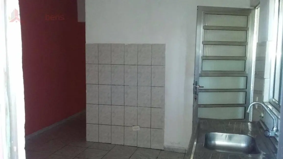 Casa com 1 quarto para alugar, 250m2 em Serpa, Caieiras - SP - imagem 4 Foto 4 de Casa com 1 quarto para alugar, 250m2 em Serpa, Caieiras - SP