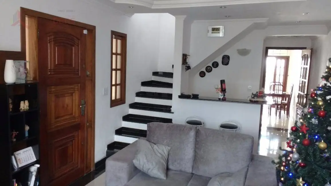 Foto 4 de Sobrado com 3 quartos à venda, 300m2 em Laranjeiras, Caieiras - SP