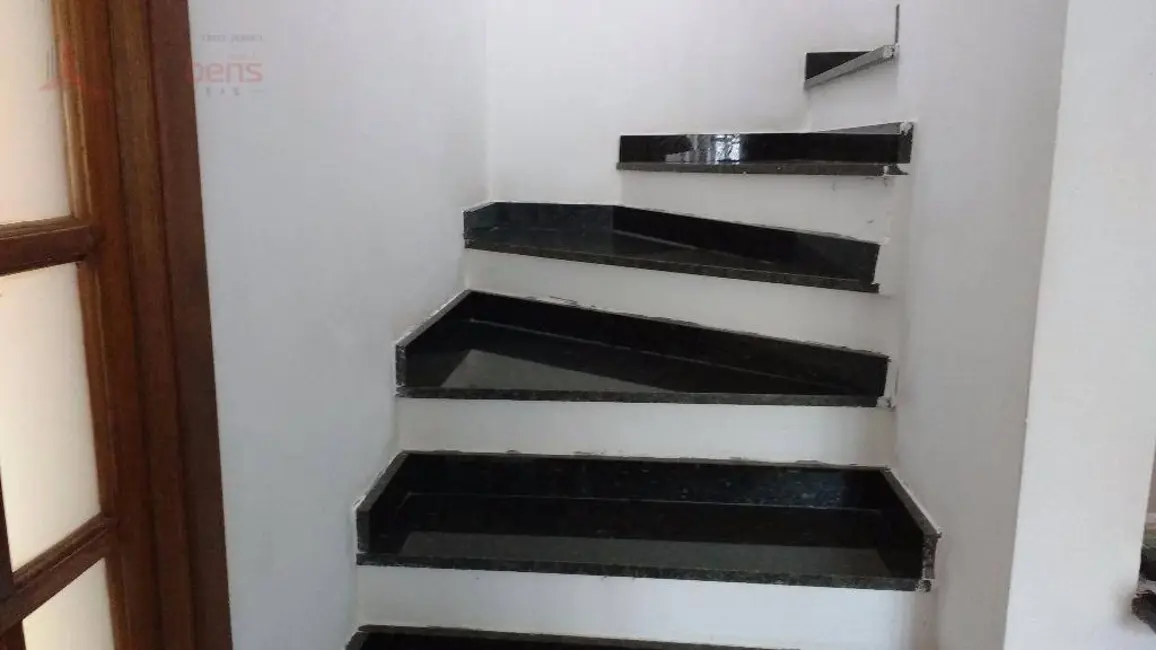 Foto 6 de Sobrado com 3 quartos à venda, 300m2 em Laranjeiras, Caieiras - SP